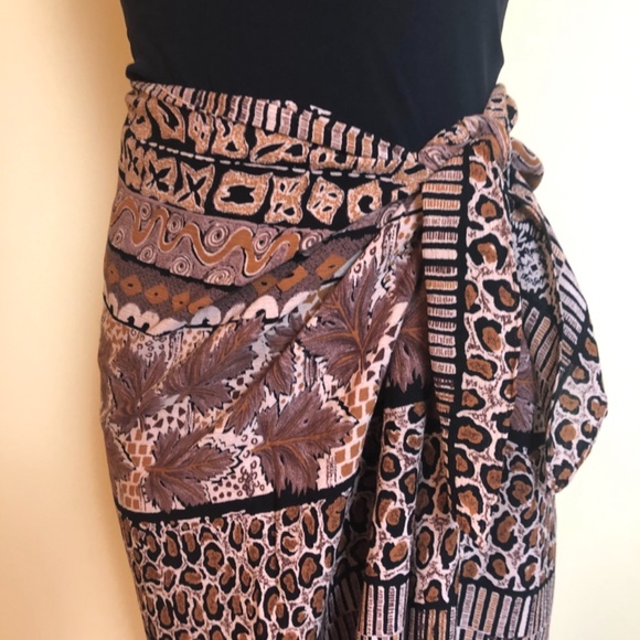 Von Saken Multi Wear Sarong - Picture 4 of 17